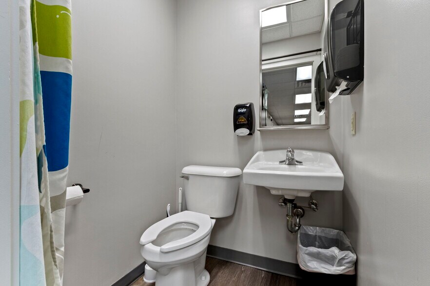 More Photos Of 2134 Holiday Ln, Franklin Medical For Sale