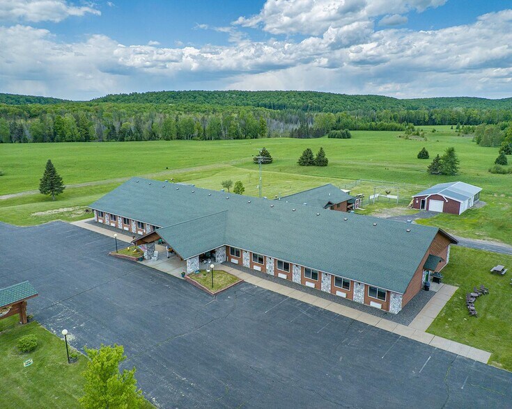 More Photos Of 1700 County 424 Rd, Iron River Hotel For Sale