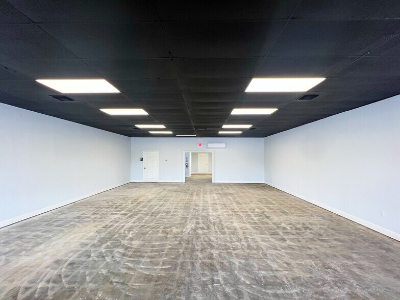 More Photos Of 14530-14540 S Tamiami Trl, Fort Myers Unknown For Lease