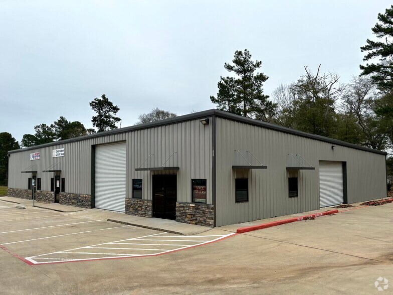 Primary Photo Of 21360 Shannon Cir, Montgomery Flex For Sale