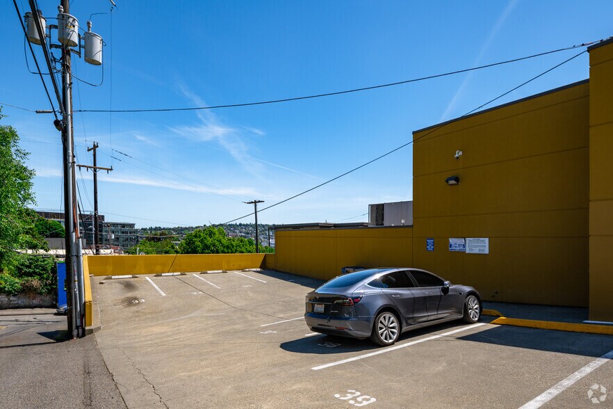 More Photos Of 936 N 34th St, Seattle Office For Lease