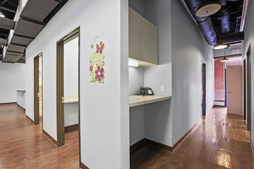 More Photos Of 118 Shenandoah Dr, The Woodlands Unknown For Lease