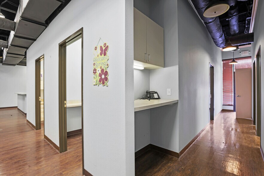 More Photos Of 118 Shenandoah Dr, The Woodlands Unknown For Lease