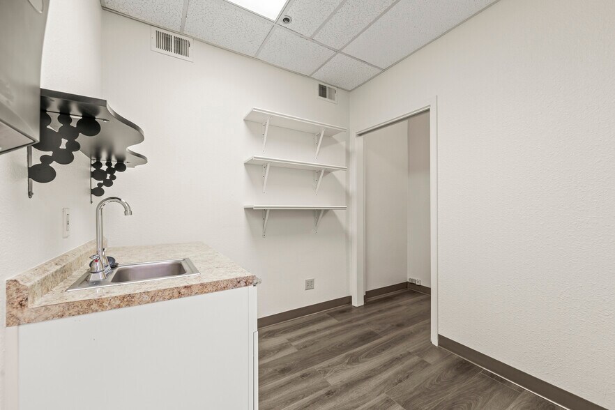 More Photos Of 1100 Industrial Rd, San Carlos Research And Development For Lease