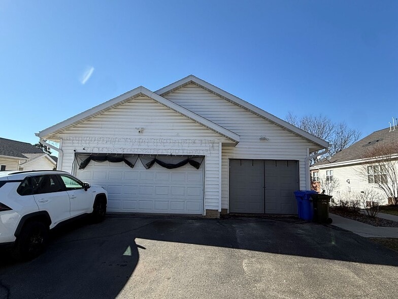 More Photos Of 5682-5686 Norfolk Dr, Fitchburg Apartments For Sale