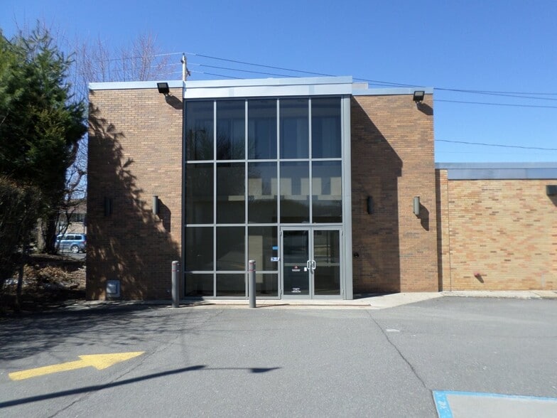 More Photos Of 224 Dunmore St, Throop Bank For Sale