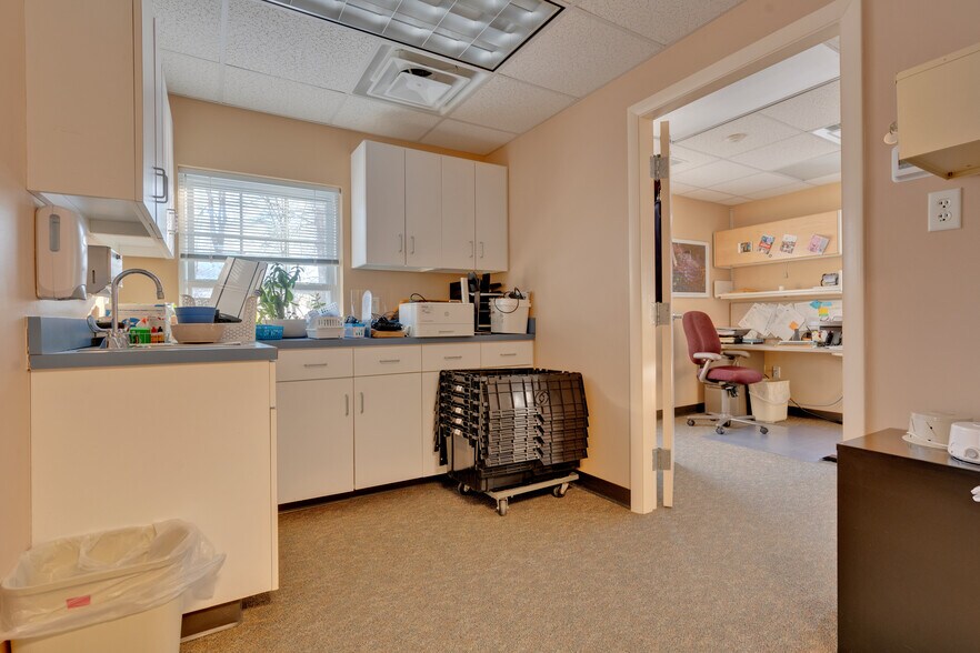 More Photos Of 6 Hampton Rd, Exeter Medical For Sale