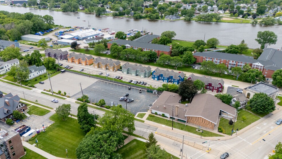 More Photos Of 1331 High Ave, Oshkosh Religious Facility For Sale