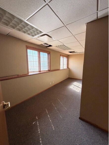 More Photos Of 305 Main St, Firth Bank For Sale