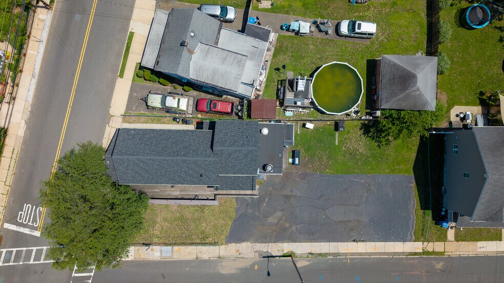 More Photos Of 528 Ridgeway Ave, South Amboy General Retail For Sale