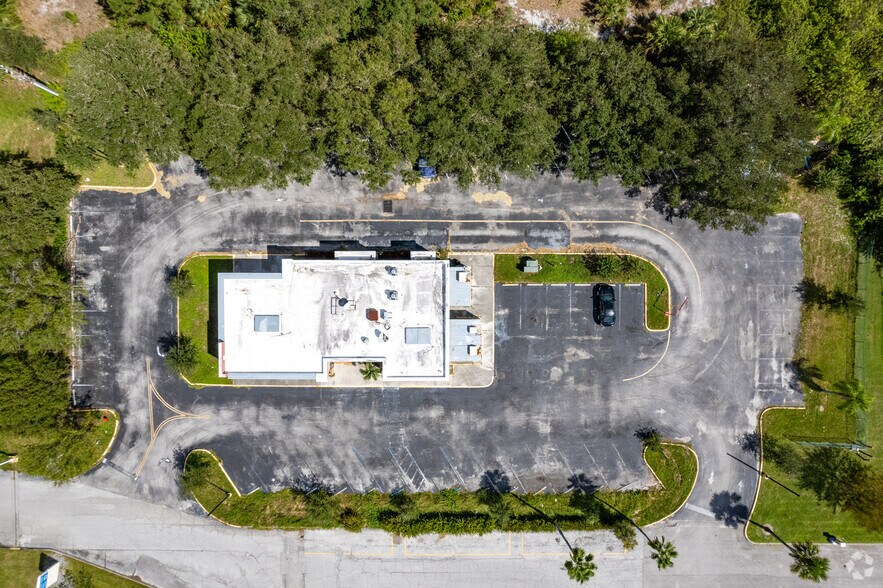 More Photos Of 8905 20th St, Vero Beach Fast Food For Lease