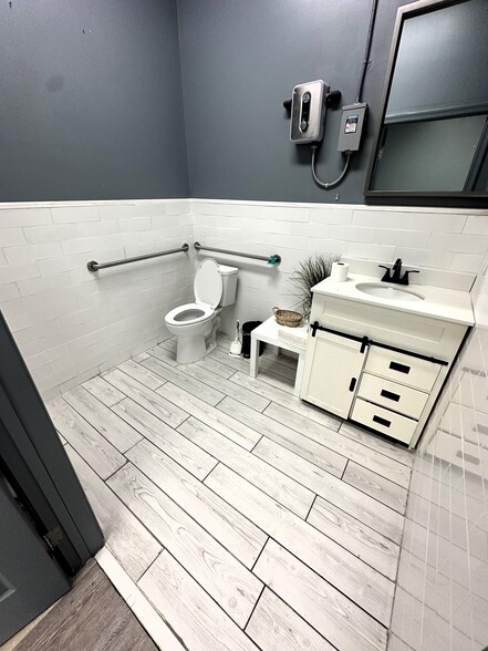 More Photos Of 11650 Billingsley Rd, Waldorf General Retail For Lease