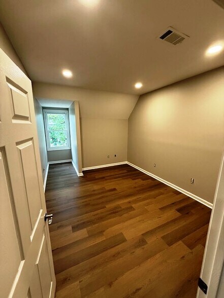 More Photos Of 710 Avignon Dr, Ridgeland Medical For Sale