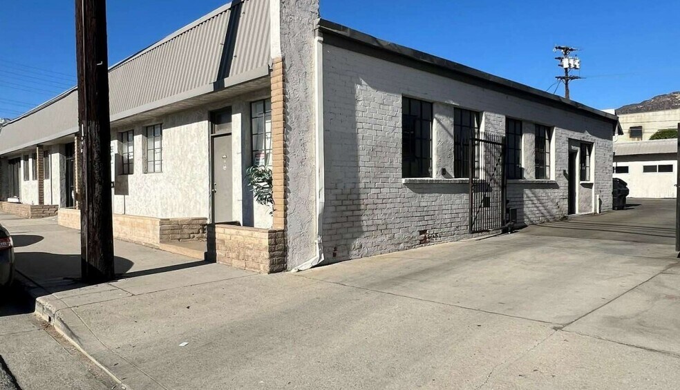 More Photos Of 1841 Flower St, Glendale Warehouse For Lease