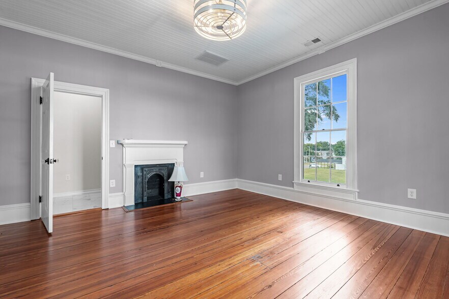 More Photos Of 202 W Main St, Sanford Office Residential For Sale