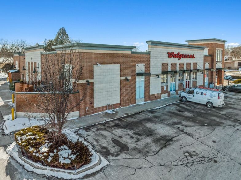 More Photos Of 812 N Main St, Lake Mills Drugstore For Sale