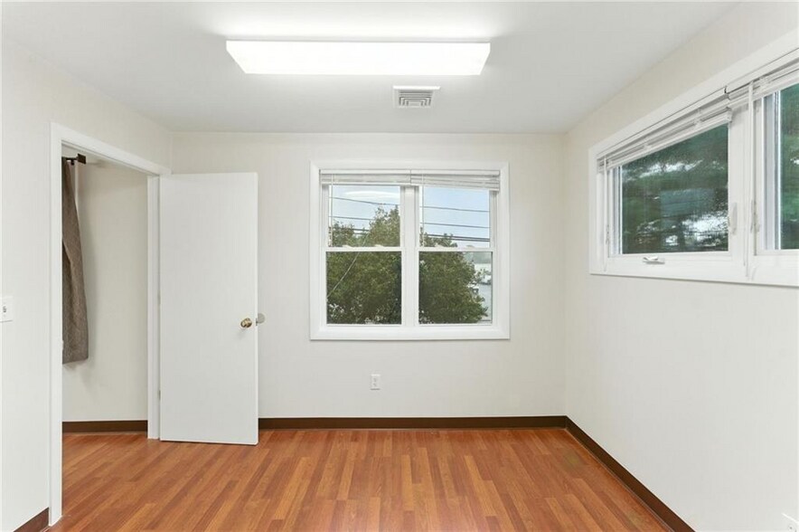 More Photos Of 2789 Post Rd, Warwick Office Residential For Sale