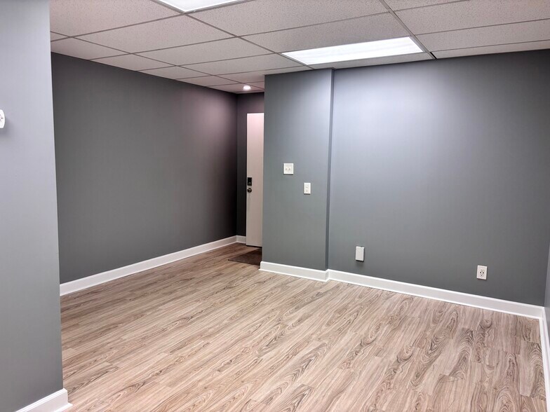 More Photos Of 751 Rockville Pike, Rockville Medical For Sale