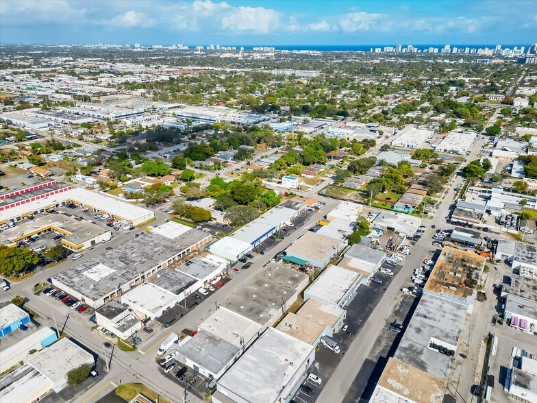 More Photos Of 224 NE 32nd Ct, Oakland Park Warehouse For Sale