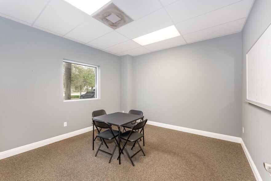 More Photos Of 1501 Sarasota Center Blvd, Sarasota Warehouse For Lease