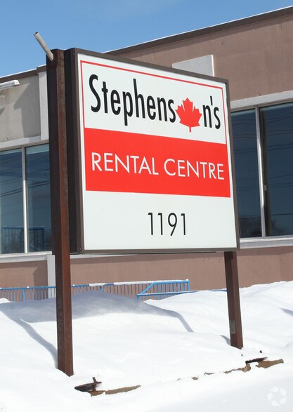 More Photos Of 1191 Kennedy Rd, Toronto Showroom For Lease