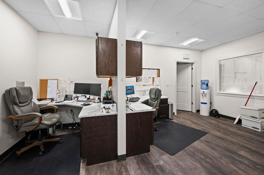 More Photos Of 1944 Airport Rd, Rifle Warehouse For Sale