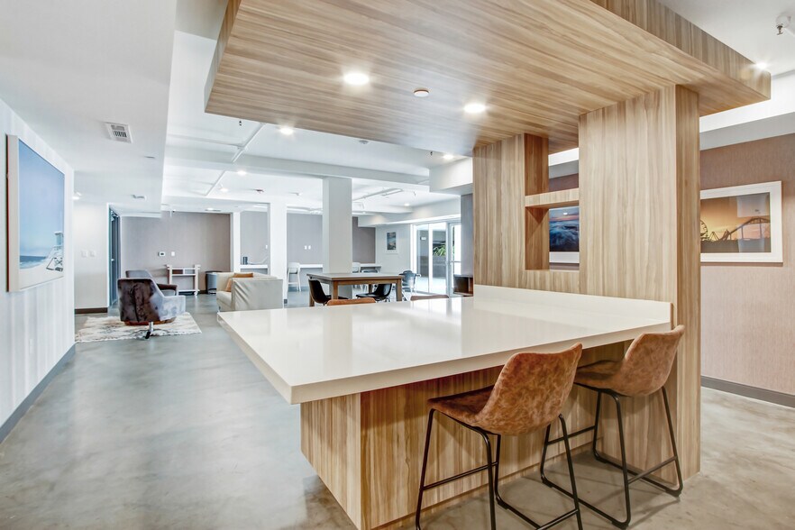 More Photos Of 6625 Reseda Blvd, Reseda Apartments For Lease