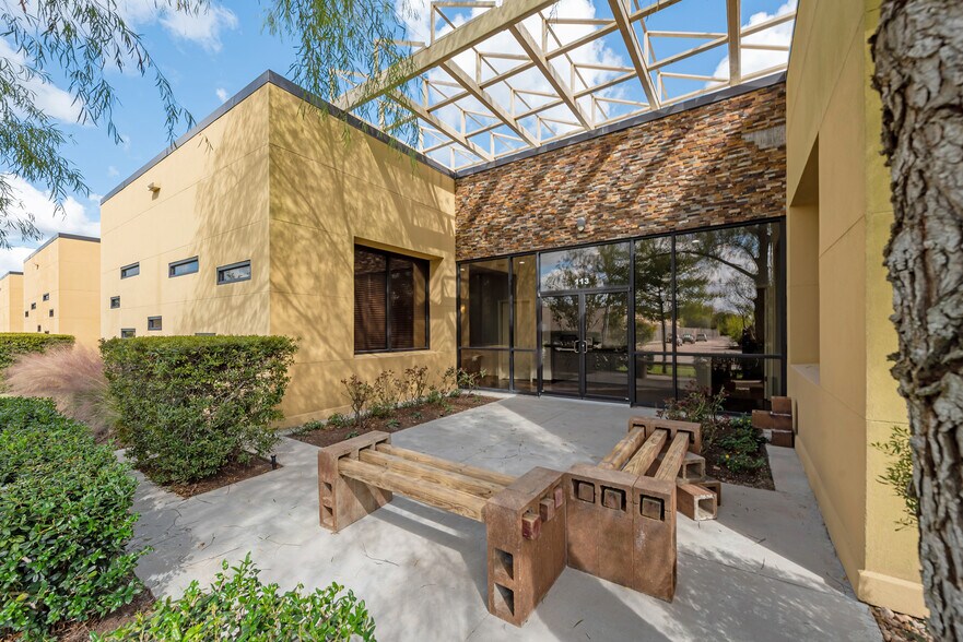 More Photos Of 107-113 Woodlawn Dr, Friendswood Medical For Lease