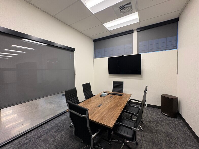 More Photos Of 900 S Main St, Las Vegas Office For Lease