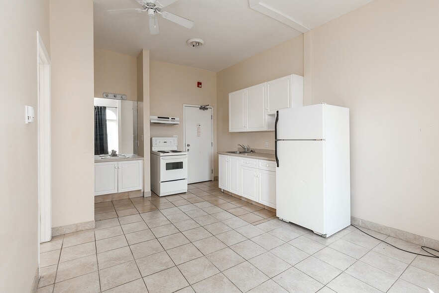More Photos Of 122 5 St S, Lethbridge Apartments For Sale