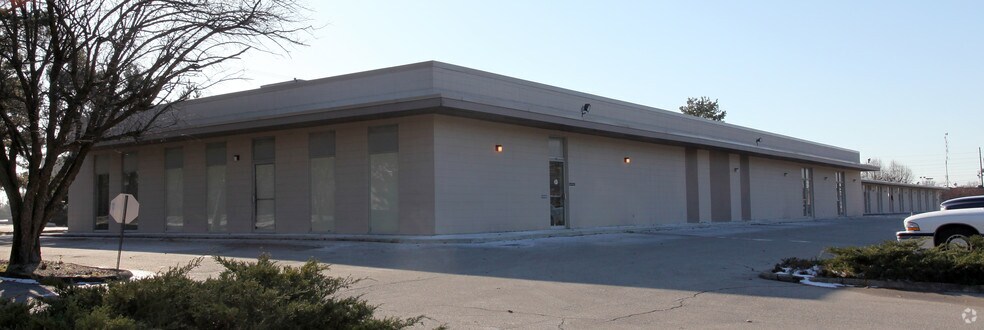 More Photos Of 5255 N Tacoma Ave, Indianapolis Unknown For Lease