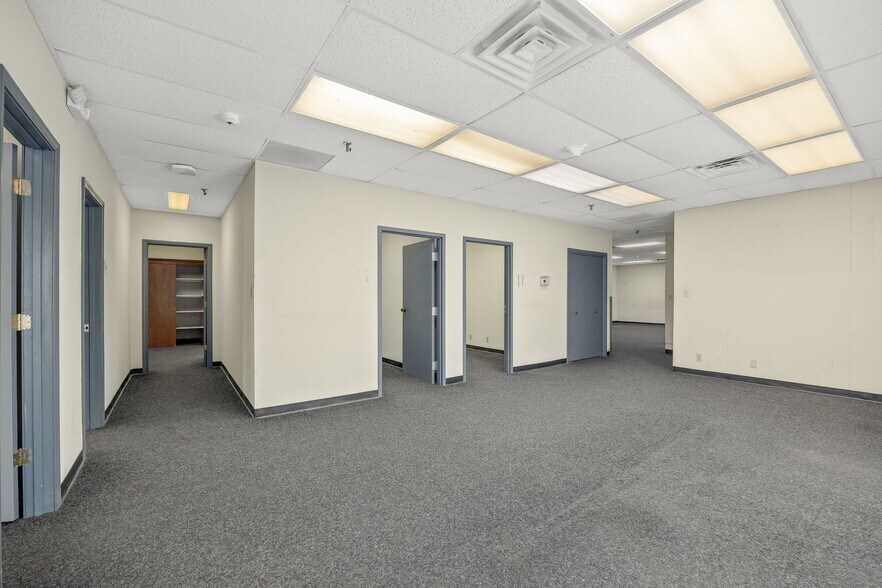 More Photos Of 4811 Easton Rd, Saint Joseph Industrial For Lease
