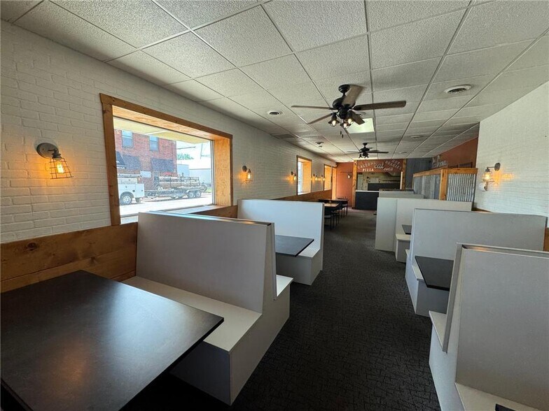 More Photos Of 110 Central Ave S, Milaca Restaurant For Lease