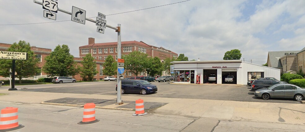 More Photos Of 900 N A St, Richmond Auto Repair For Sale