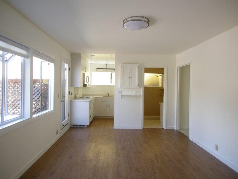 More Photos Of 6628 Telegraph Ave, Oakland General Retail For Sale