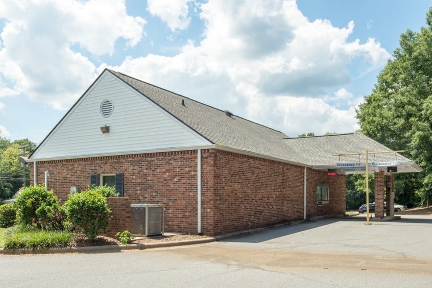 More Photos Of 200 Statesville Blvd, Salisbury Bank For Sale