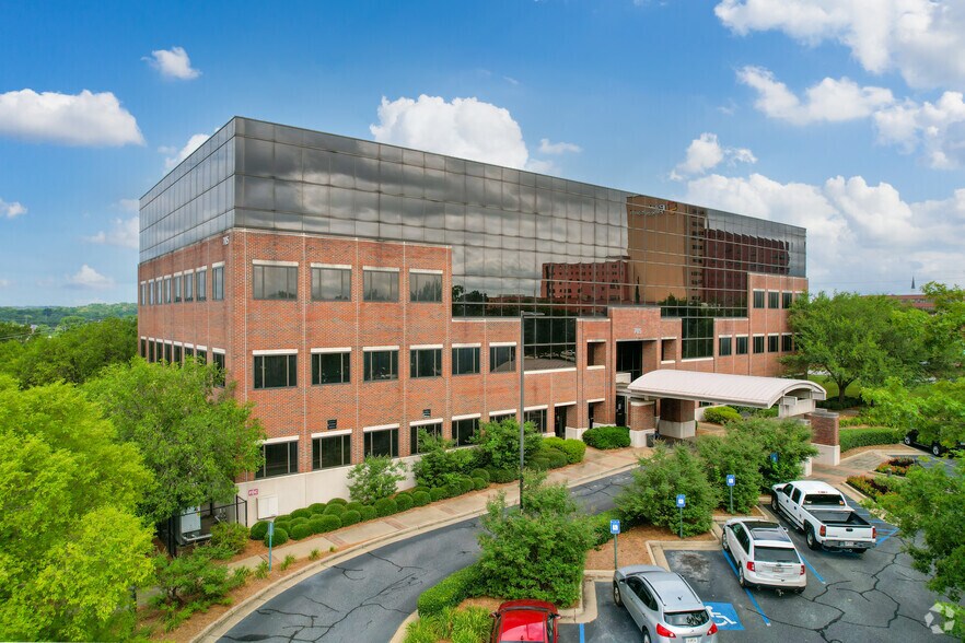 Primary Photo Of 705 17th St, Columbus Medical For Lease