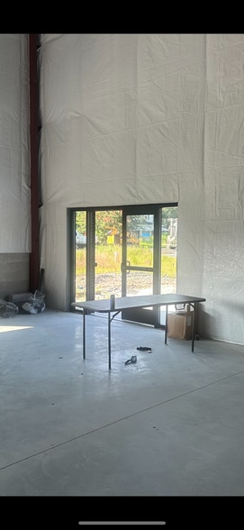 More Photos Of 28163 Nine Foot Rd, Dagsboro Showroom For Lease