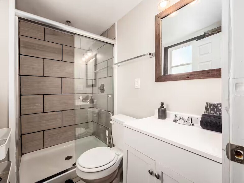 More Photos Of 370-372 Forest St, Columbus Apartments For Sale