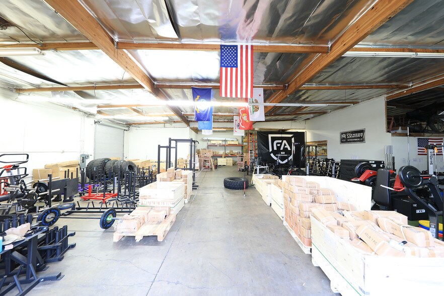 More Photos Of 5160 Mercury Pt, San Diego Light Manufacturing For Lease