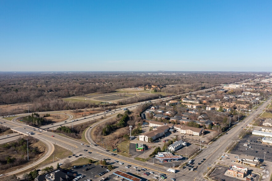 More Photos Of 31525 W 12 Mile Rd, Farmington Hills Hotel For Sale