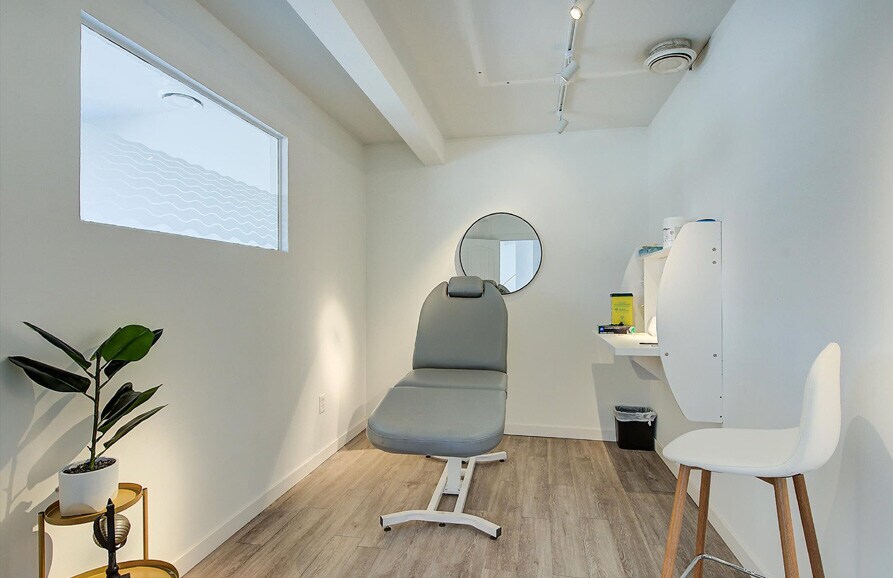 More Photos Of 2437 Main St, West Kelowna Storefront Retail Residential For Sale