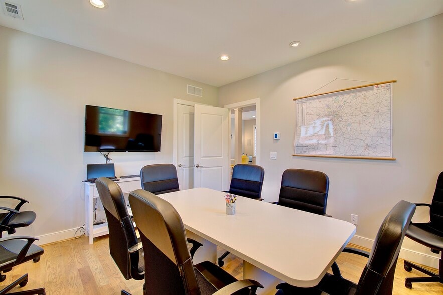 More Photos Of 33 N Fort Thomas Ave, Fort Thomas Office For Sale