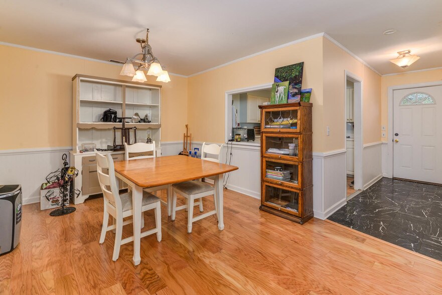 More Photos Of 145 Melrose Ave, Tryon Apartments For Sale