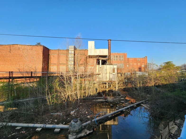 More Photos Of 20th AVE, Valley Light Manufacturing For Sale