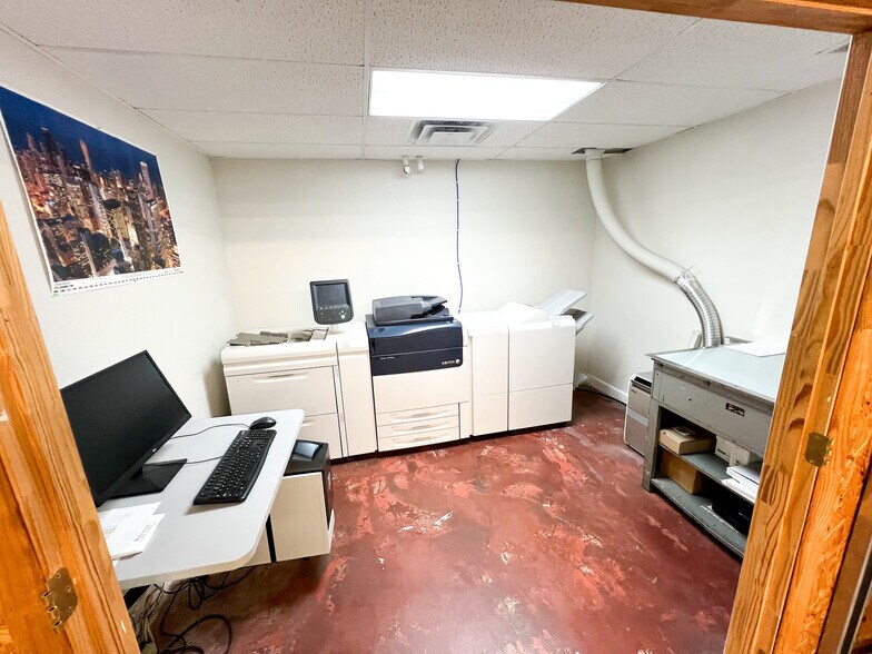More Photos Of 311 E Illinois Ave, Midland Office For Sale