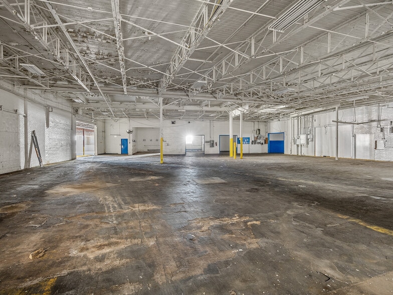More Photos Of 729 S Church St, Spartanburg Warehouse For Lease