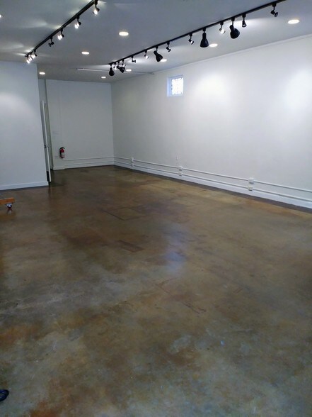 More Photos Of 5210 Avenue F, Austin Loft Creative Space For Lease