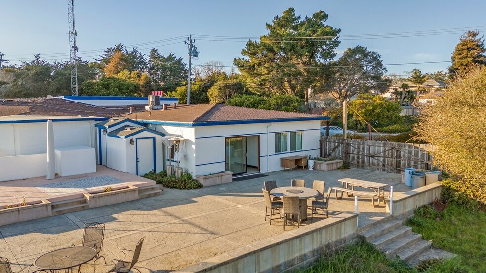 More Photos Of 2300 Portola Dr, Santa Cruz Warehouse For Sale