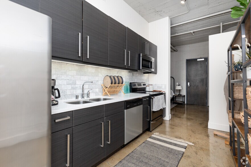 More Photos Of 217 E 8th St, Los Angeles Apartments For Lease